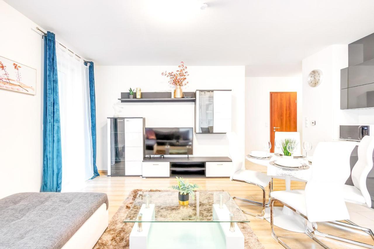 Modern Apartment With Free Garage And Balcony In The Downtown بودابست المظهر الخارجي الصورة